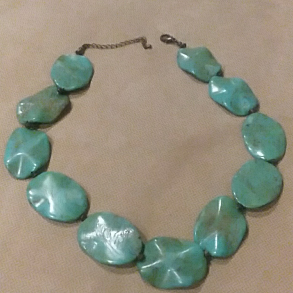 Simulated turquoise necklace